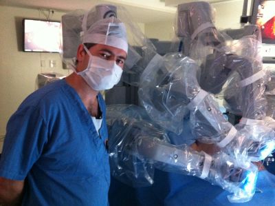 dr-schneider-cirurgia-robotica.jpg