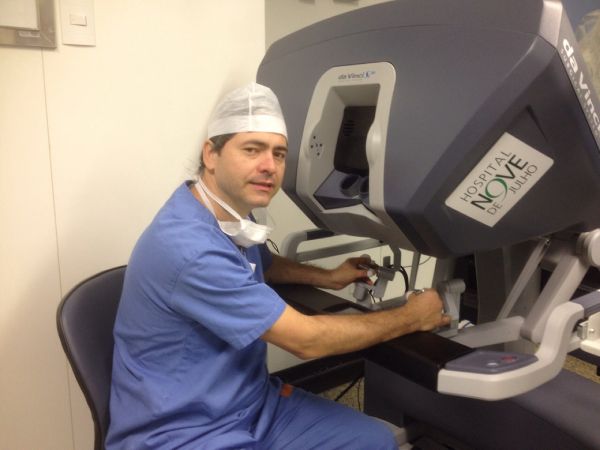 robotica-hosp-9-julho.jpg