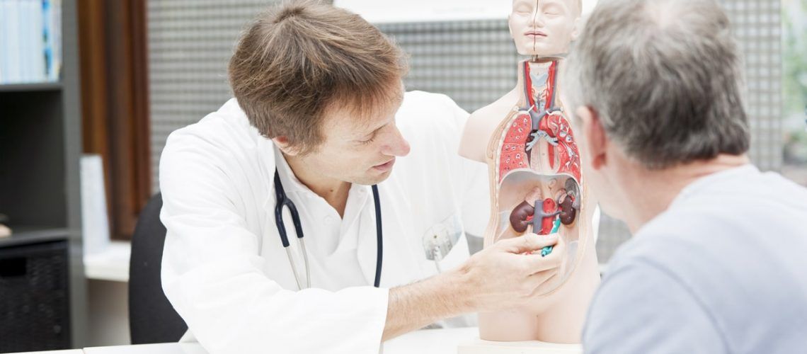 O que causa obstrução do trato urinário?